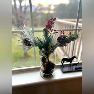 𝅺christmas decor - vase with Christmas decor